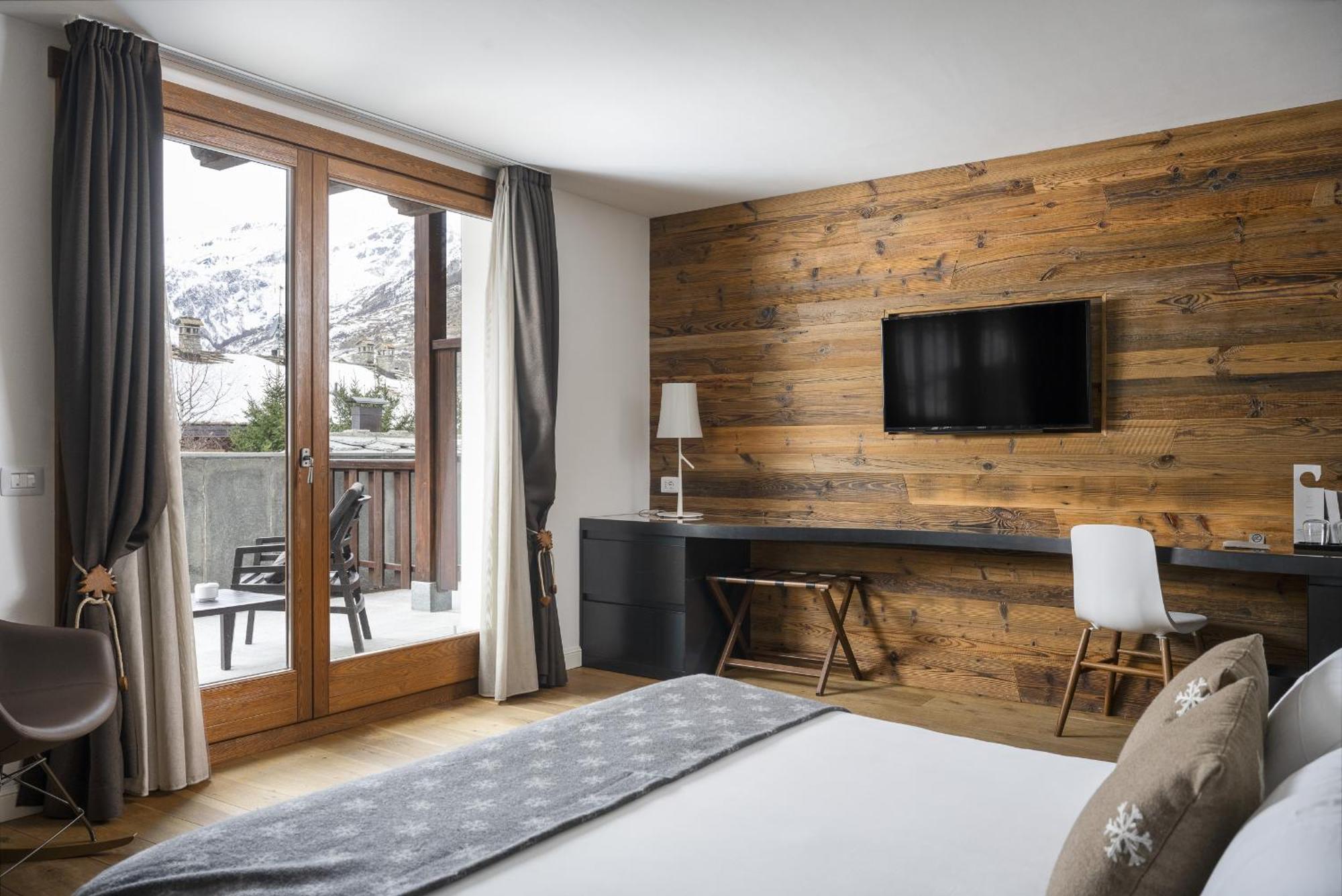 Montana Lodge & Spa, By R Collection Hotels La Thuile Exterior photo